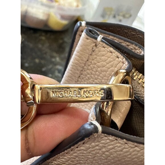 Michael Kors Mercer Beige Saffiano Leather Top Handle Bag Gold Hardware Sz L - Picture 10 of 14
